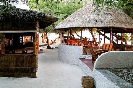 Dhonveli Beach & Spa 14